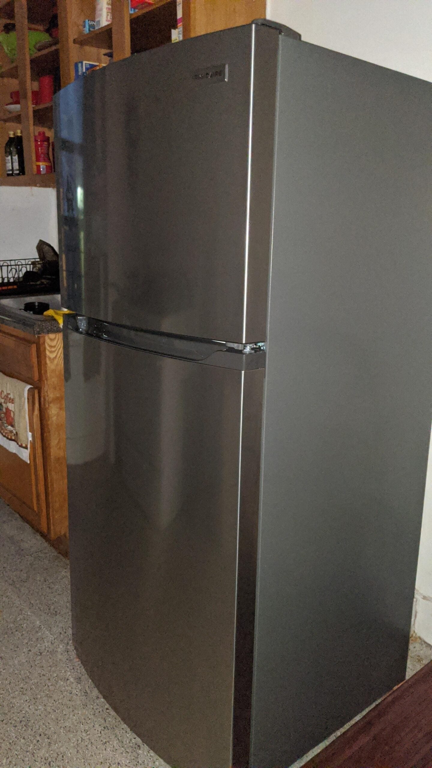 Frigidaire – 13.9 Cu. Ft. Top-Freezer Refrigerator – Brushed Steel