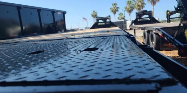 Big Tex 25GN Heavy-Duty Gooseneck Trailer – Tandem Dual Axle, Black Steel Deck