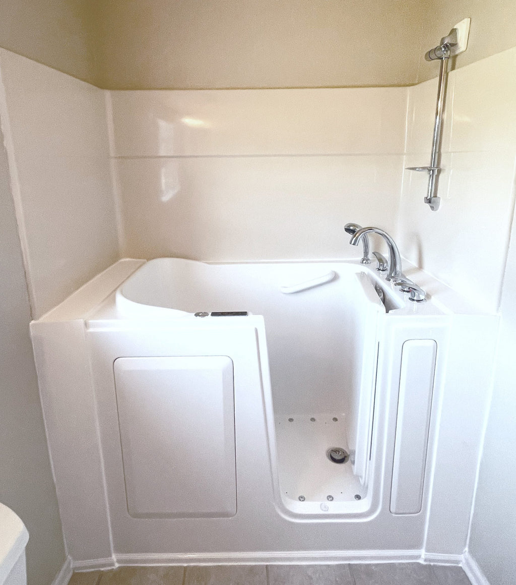 Avora Bath Walk in Right Hand Soaker Tub