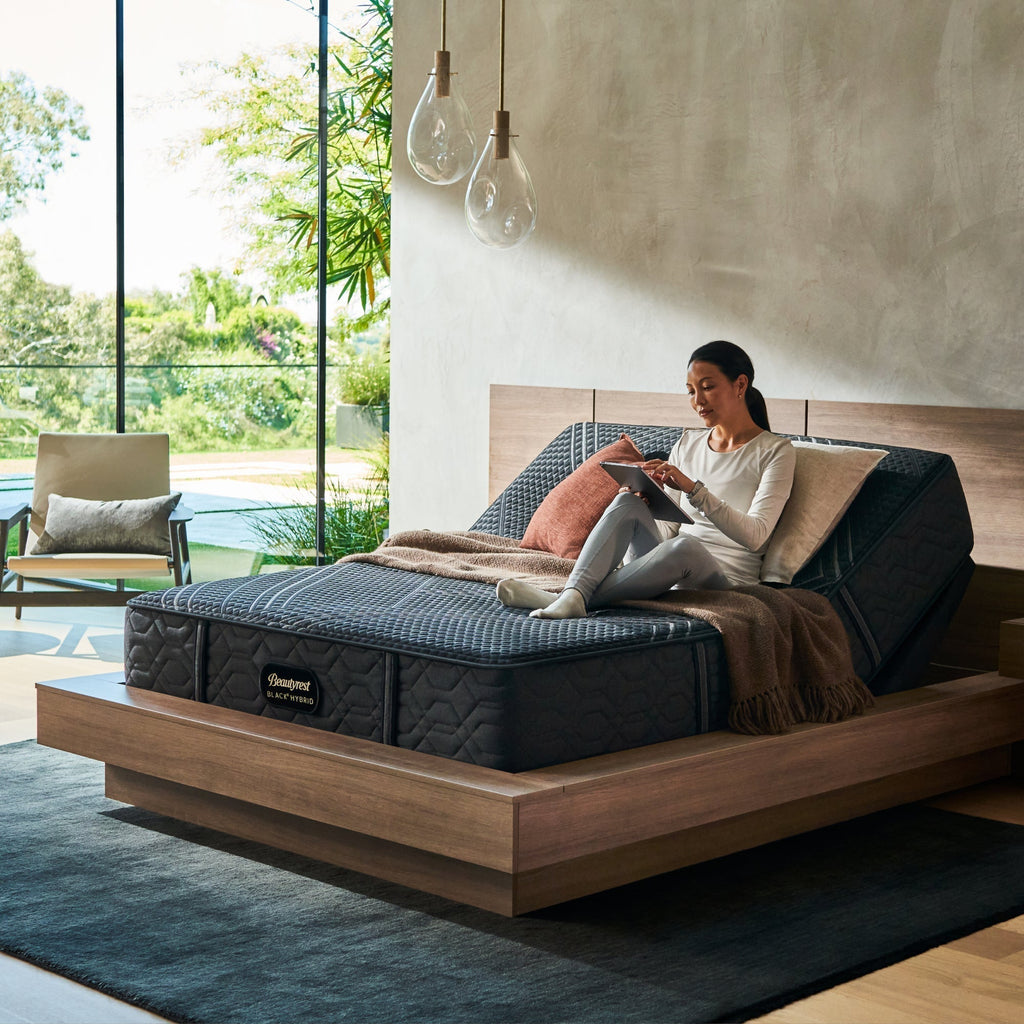 Beautyrest Black® Hybrid Series One Plush Mattress