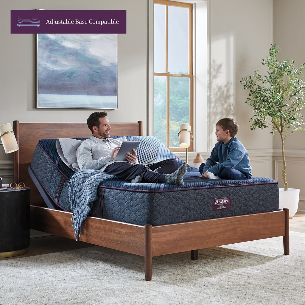 Beautyrest World Class™ Level 3 Hybrid Medium Mattress