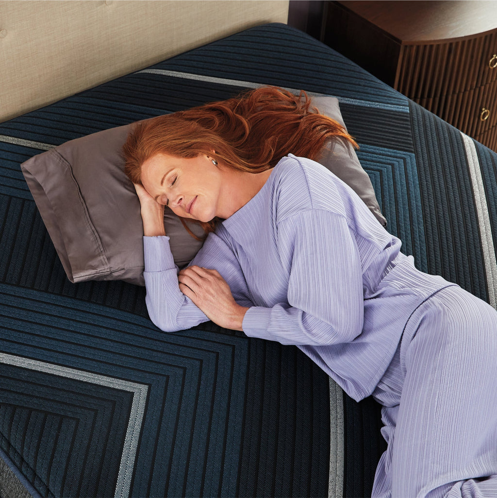 Beautyrest World Class Hybrid Level Four Medium Apex Top 14" Mattress