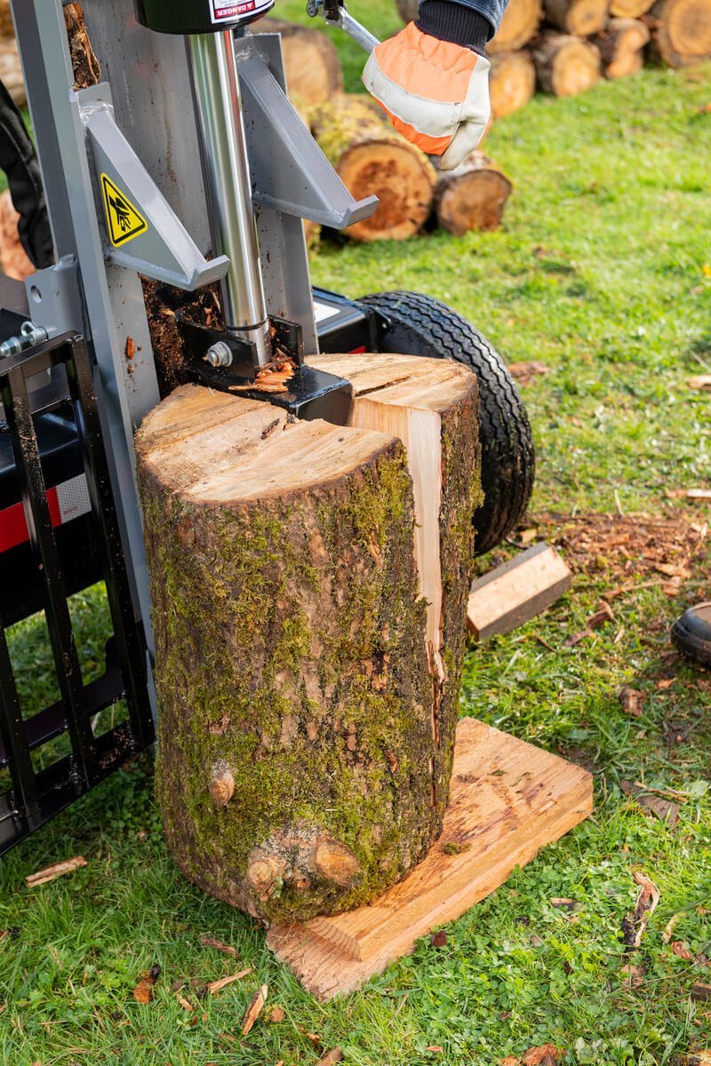 Oregon® 25-Ton 208cc Briggs & Stratton Horizontal / Vertical Log Splitter (OR25TBS-1)