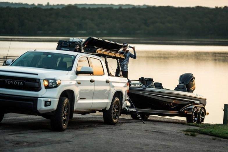 YAKIMA TopWater Rooftop Fishing Rod Box – 8004088